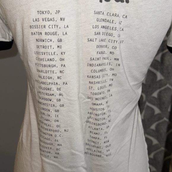 Taylor Swift 1989 Concert Tour Tshirt - Picture 7 of 8